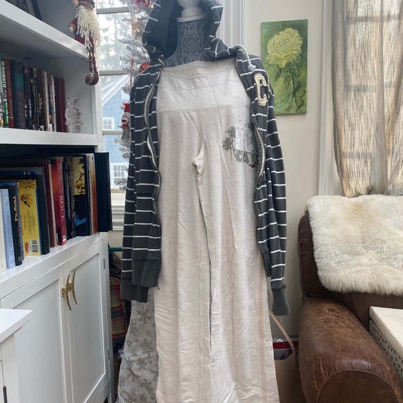 Hollister zip hoodie and matching yoga pants large - Picture 5 of 13